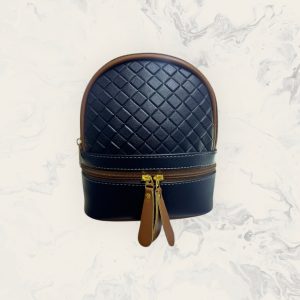 Mini mochila de cuero sintético trenzado