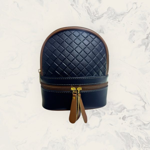 Mini mochila de cuero sintético trenzado